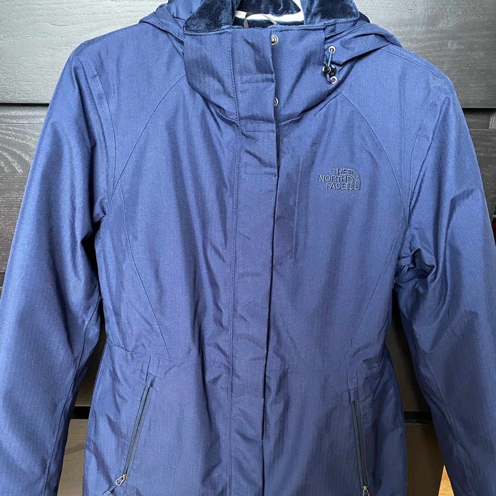 Women’s North Face winter coat.